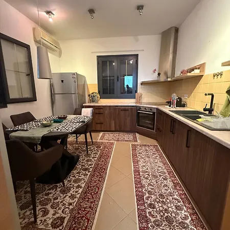 31 Oasis Βίλα Golem (Tirana)