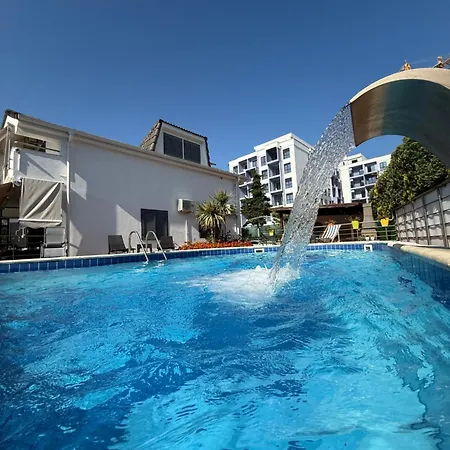 Vila 31 Oasis Golem (Tirana)