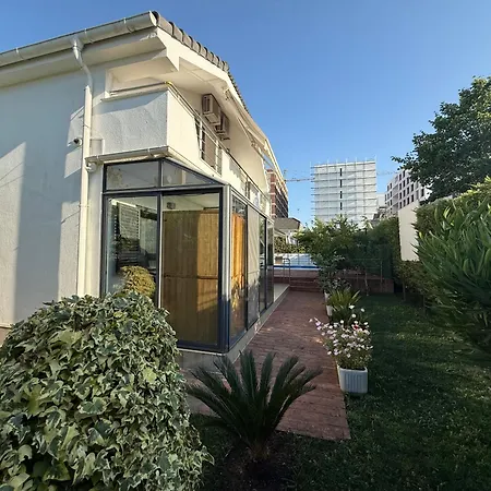 Vila 31 Oasis Golem (Tirana)