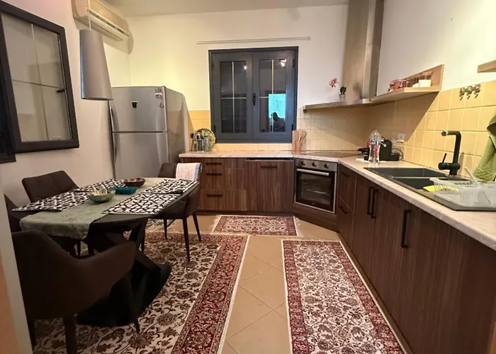 31 Oasis Vila Golem (Tirana)